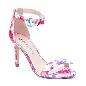 Unisa Floral Satin Sandals In White Floral Size 6.5